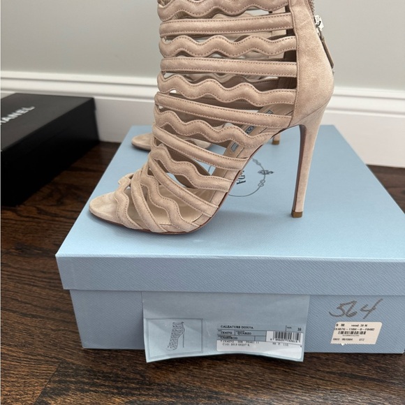 Prada Beige Suede Wavy Caged Peep Toe Booties Size 39 - Picture 2 of 8